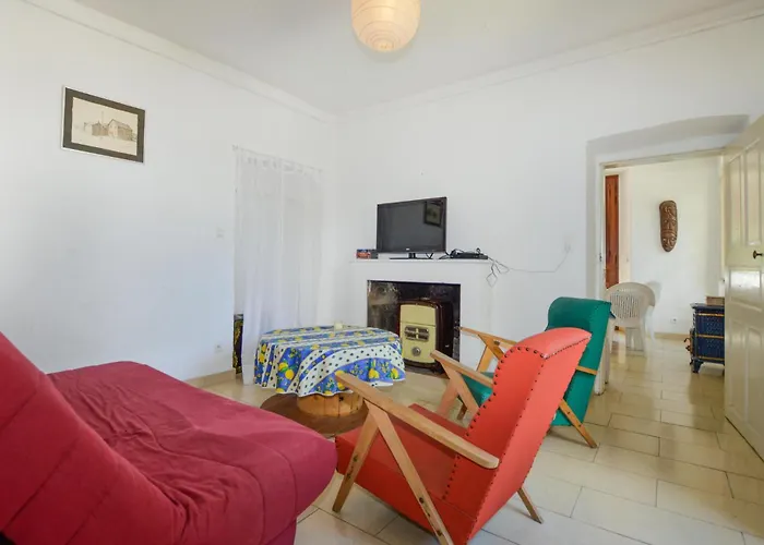 1 Bedroom Lovely In Apartment