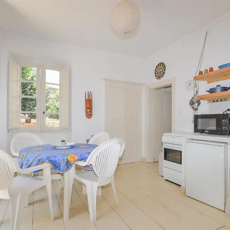 アパート 1 Bedroom Lovely In